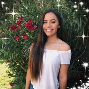 Meet your Posher, Danielle